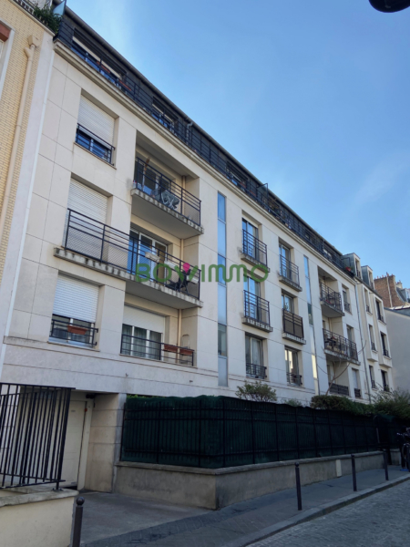 Parking à louer pour un véhicule - Rue Calmels - Paris 18