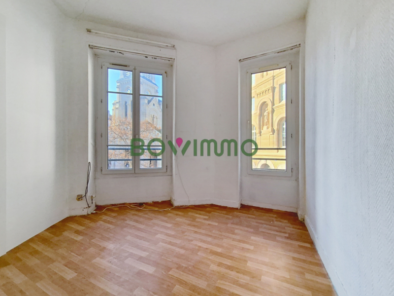 2 pièces 34 m2 2 pièces avec beau potentiel - Rue Saint Maur Paris 11