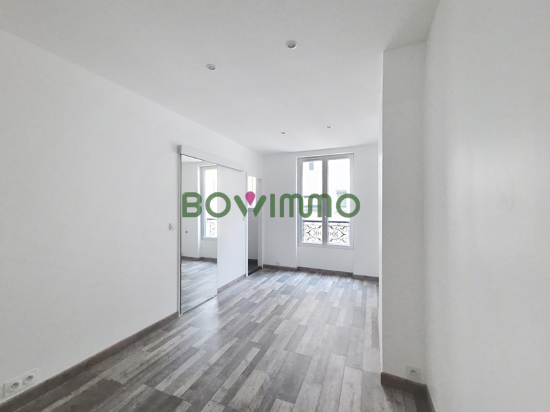 Bel appartement d'une pièce avec cave à vendre - Rue Bellot - Paris 19