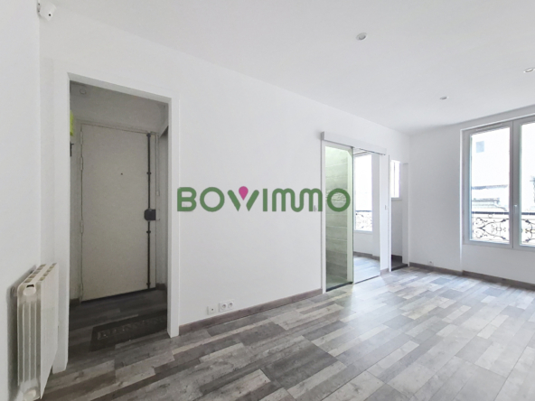 Bel appartement d'une pièce avec cave à vendre - Rue Bellot - Paris 19