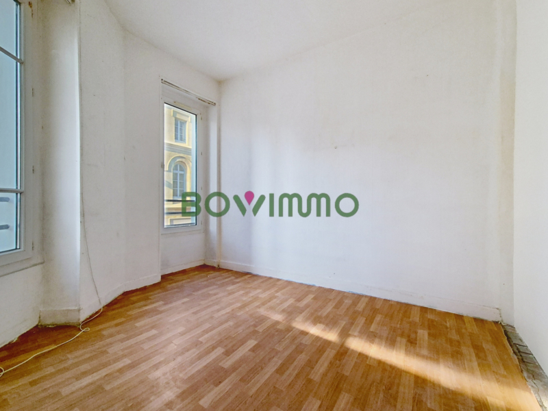 2 pièces 34 m2 2 pièces avec beau potentiel - Rue Saint Maur Paris 11