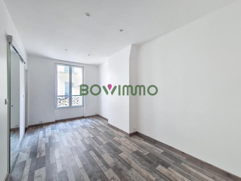 Bel appartement d'une pièce avec cave à vendre - Rue Bellot - Paris 19
