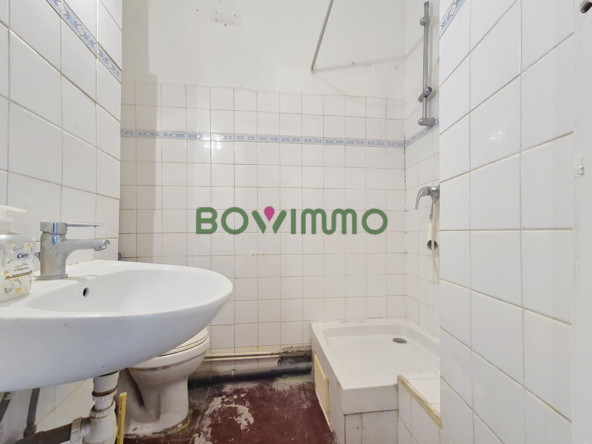 2 pièces 34 m2 2 pièces avec beau potentiel - Rue Saint Maur Paris 11