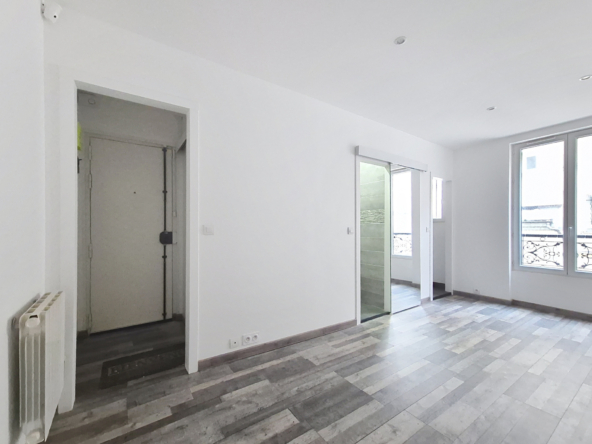 1 pièce 19 m2 Bel appartement d'une pièce avec cave à vendre - Rue Bellot - Paris 19