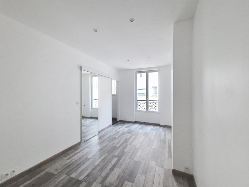1 pièce 19 m2 Bel appartement d'une pièce avec cave à vendre - Rue Bellot - Paris 19