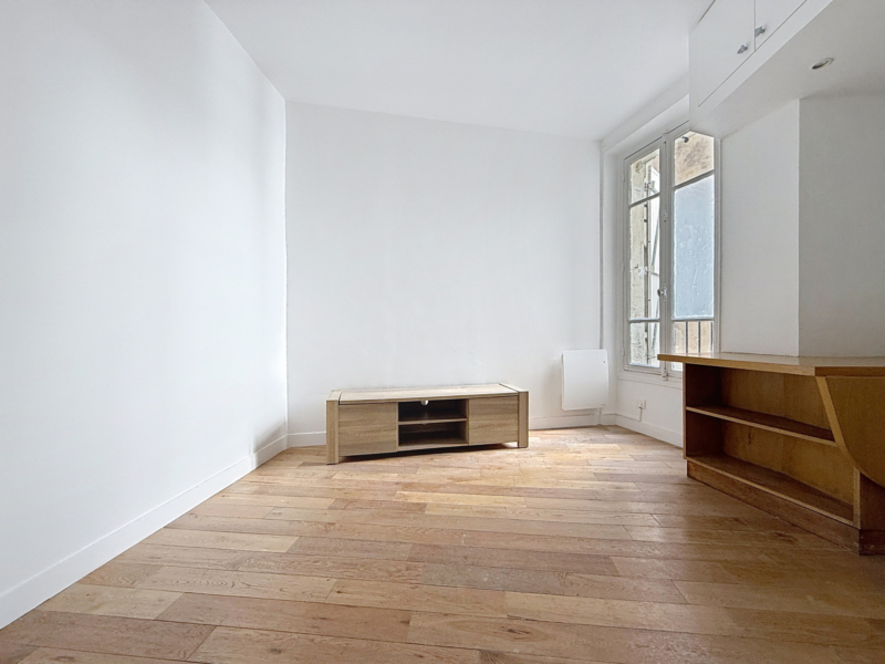 Rue Eugène Carrière - Studio - Paris 18 - calme
