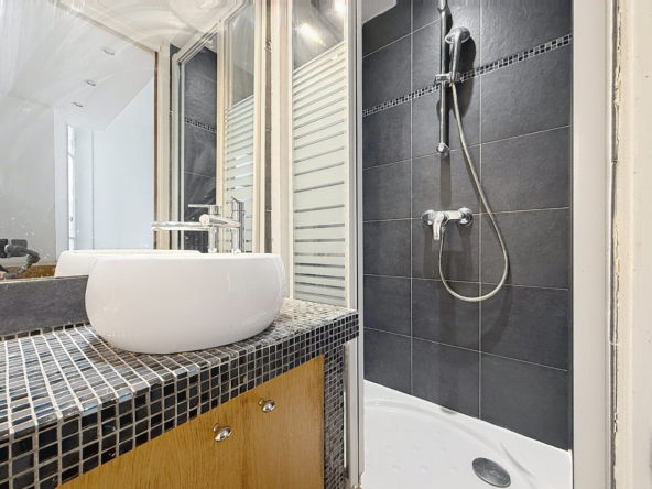 Rue Eugène Carrière - Studio - Paris 18 - calme