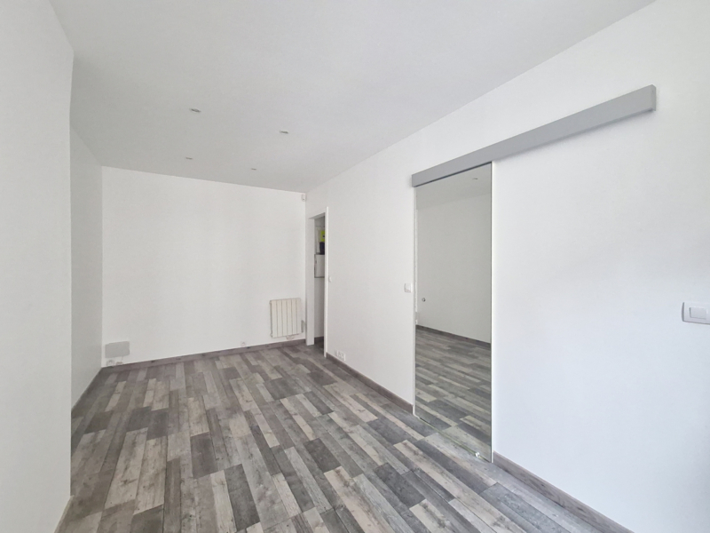 1 pièce 19 m2 Bel appartement d'une pièce avec cave à vendre - Rue Bellot - Paris 19