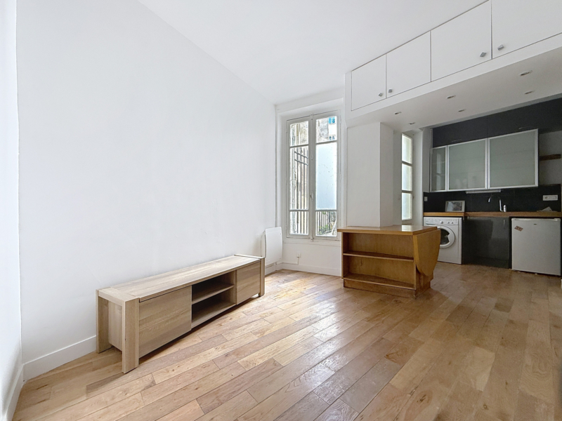 Rue Eugène Carrière - Studio - Paris 18 - calme