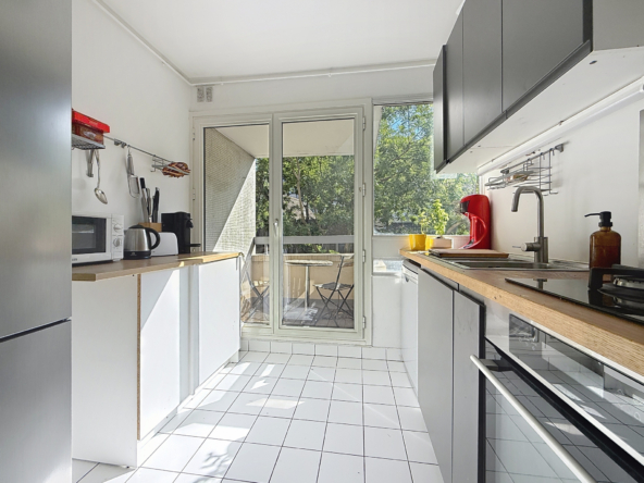 APPARTEMENT DE 4 PIECES A VENDRE - RUE DES PYRENEES - PARIS 20