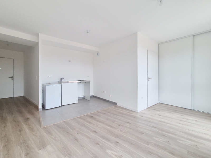 studio neuf à louer - 4 cours du Fort - Aubervilliers