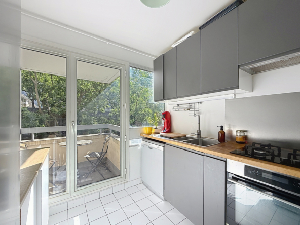 APPARTEMENT DE 4 PIECES A VENDRE - RUE DES PYRENEES - PARIS 20