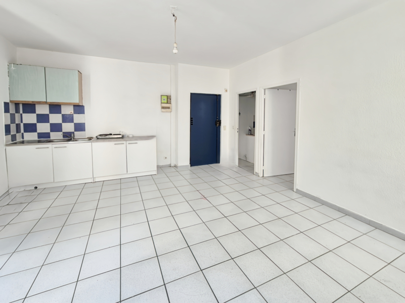 A vendre 2 pièces avec terrasse - Cours de Belsunce - Marseille 13001