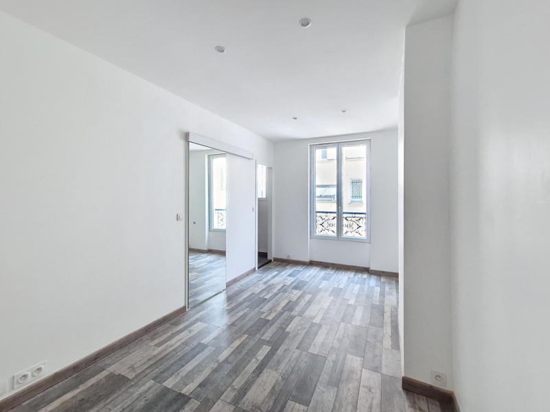 A vendre 2 pièces refait à neuf - Rue Bellot - Paris 19