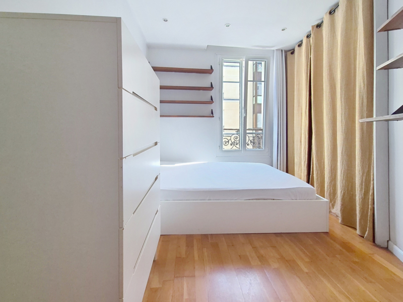 2 Pièces meublées  à louer - rue des Couronnes - Paris 20