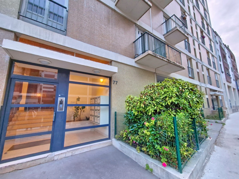 A vendre un appartement d'une pièce - Rue de la Réunion - Paris 20