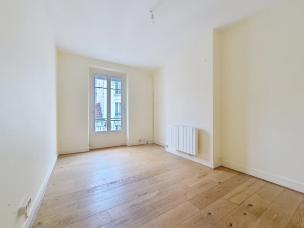 2 pièces en dernier étage à vendre - Rue Paul Fort - Paris 14