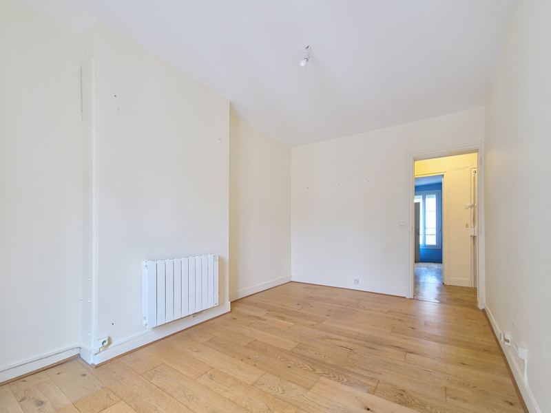 2 pièces en dernier étage à vendre - Rue Paul Fort - Paris 14