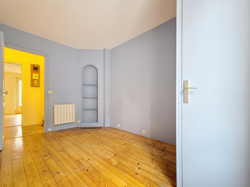 2 pièces en dernier étage à vendre - Rue Paul Fort - Paris 14