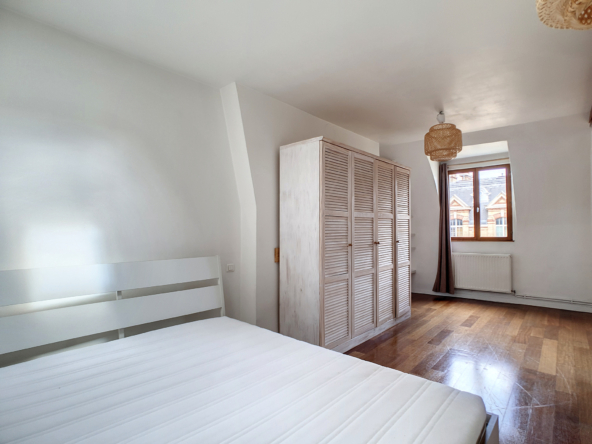 2/3 pièces  à louer meublé- Bail code civil - Paris 10