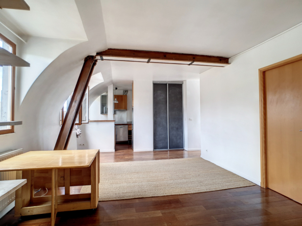 2/3 pièces  à louer meublé- Bail code civil - Paris 10