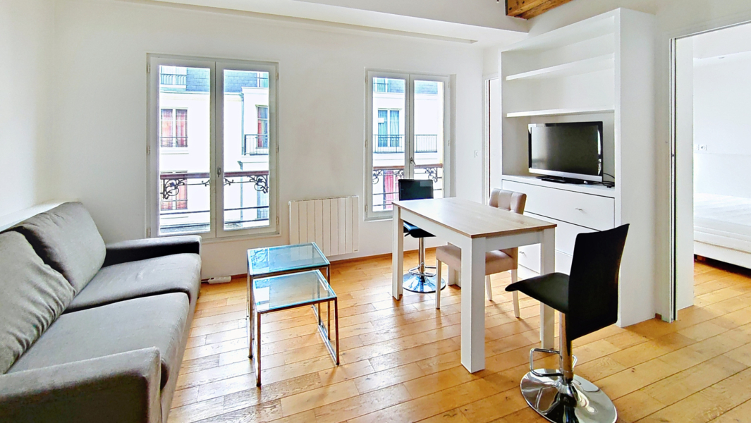 2 pièces à louer meublé - Rue Fg St denis - Paris 10