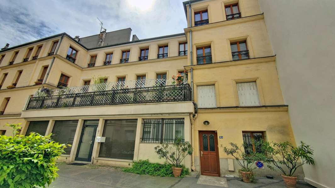 2 pièces à louer meublé - Rue Fg St denis - Paris 10