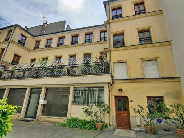 2 pièces à louer meublé - Rue Fg St denis - Paris 10