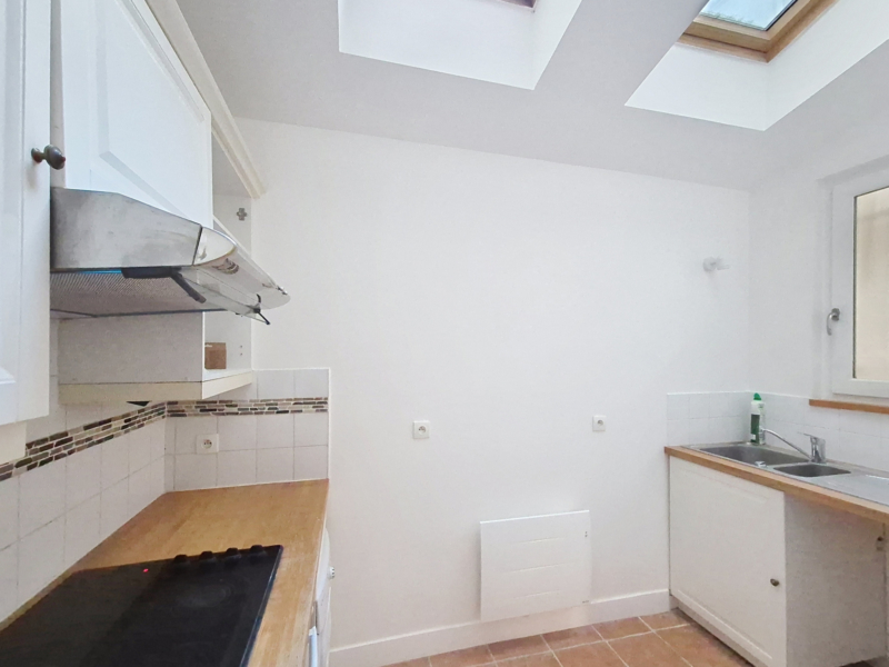 Style Loft à louer vide - Rue C de la Rochefoucault - Paris 9