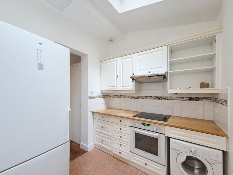 Style Loft à louer vide - Rue C de la Rochefoucault - Paris 9