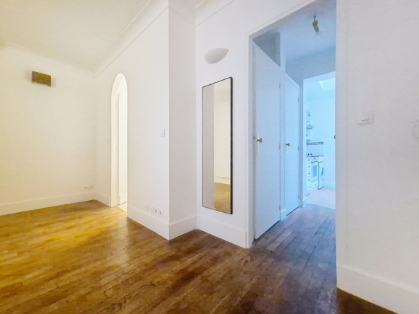 Style Loft à louer vide - Rue C de la Rochefoucault - Paris 9