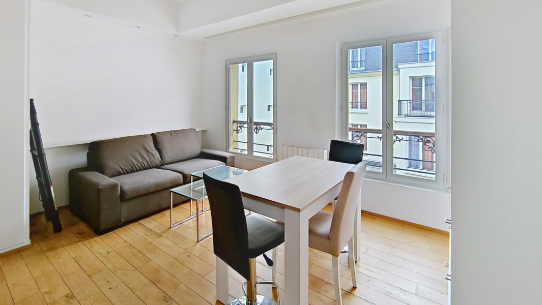 2 pièces à louer meublé - Rue Fg St denis - Paris 10