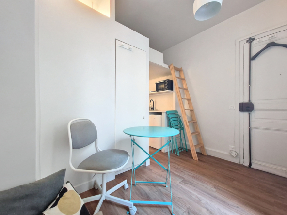 Studio meublé bail code civil - Bd Voltaire - Paris 11