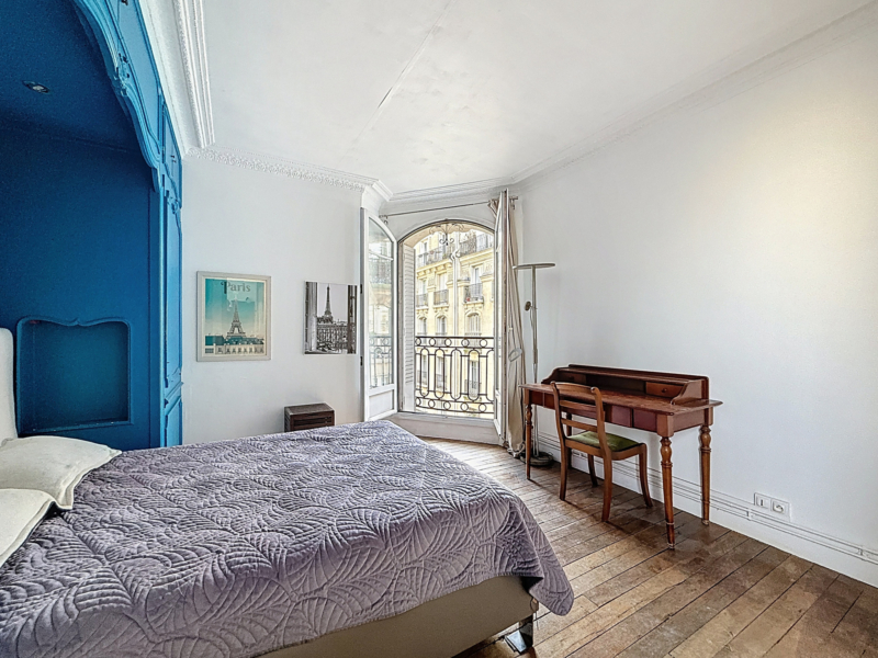 2 pièces - Paris 18 - lumineux - charme de l'ancien