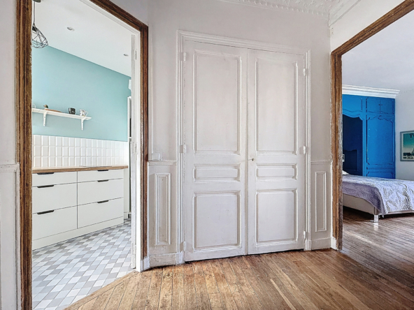 2 pièces - Paris 18 - lumineux - charme de l'ancien