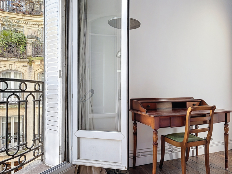 2 pièces - Paris 18 - lumineux - charme de l'ancien