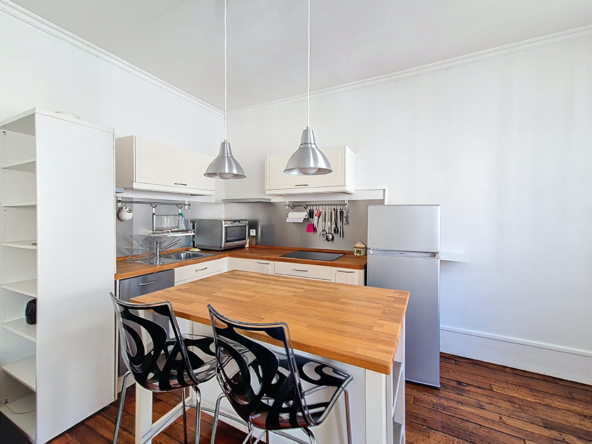 2 pièces à louer meublé - rue St Bernard - Paris 11