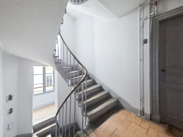 Appartement d'une pièce à louer meublé - bail code civil - Paris 12