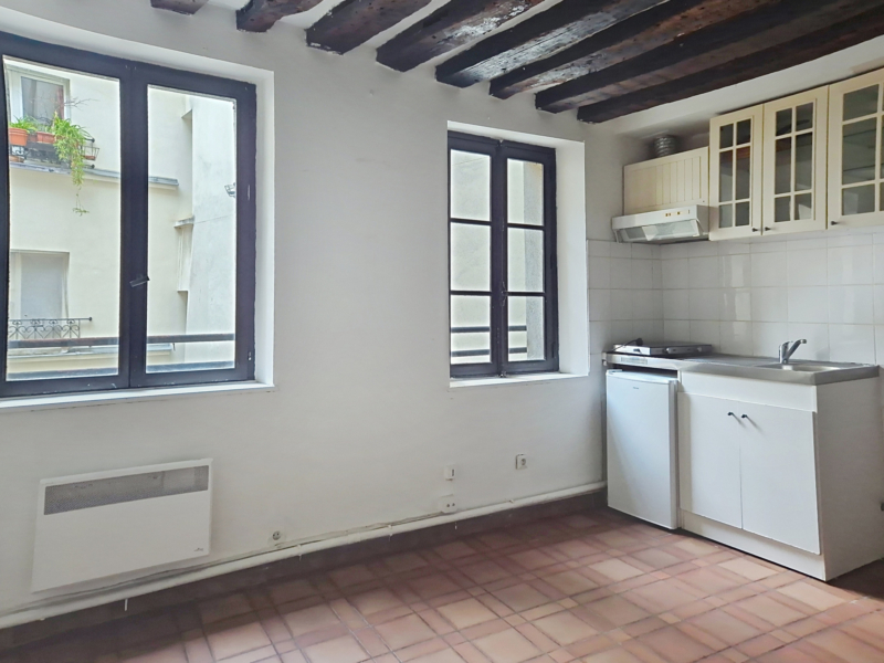 Appartement d'un pièce de caractère à vendre - Rue Xavier Privas - Paris 5