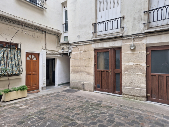 Appartement d'un pièce de caractère à vendre - Rue Xavier Privas - Paris 5