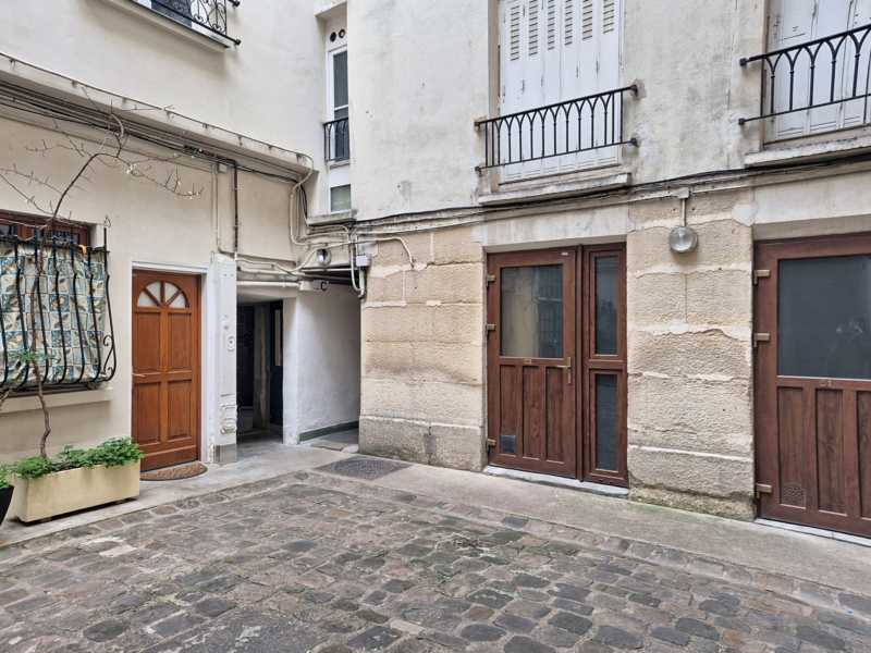 Appartement d'un pièce de caractère à vendre - Rue Xavier Privas - Paris 5