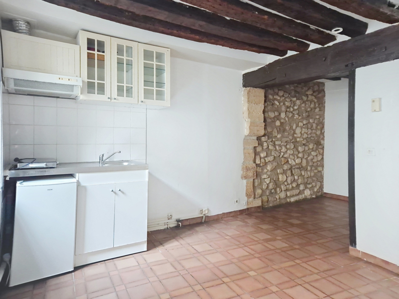 Appartement d'un pièce de caractère à vendre - Rue Xavier Privas - Paris 5