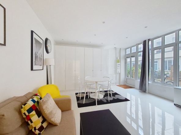 Appartement style loft à vendre - Rue de la Pierre Levée - Paris 11