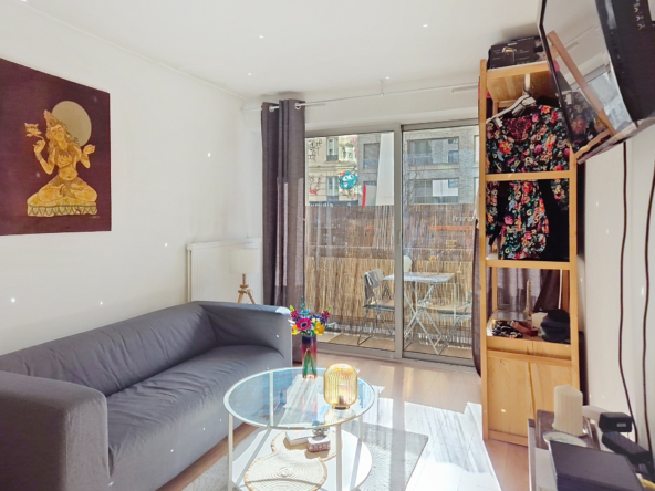 Studio avec balcon à louer meublé - Rue d'Avron - Paris 20