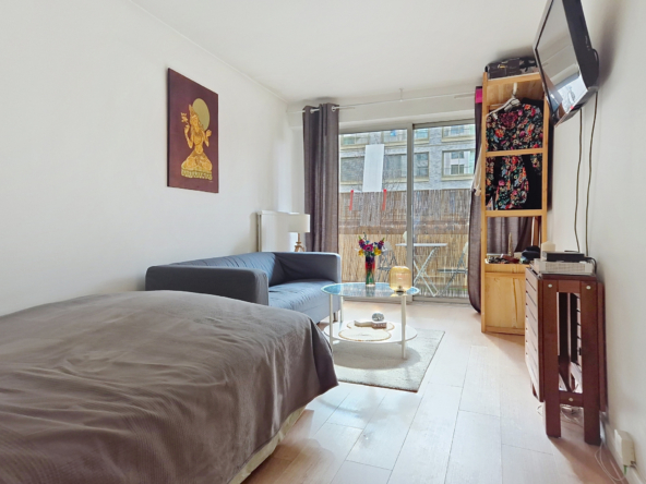 Studio avec balcon à louer meublé - Rue d'Avron - Paris 20