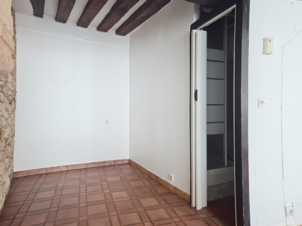 Appartement d'un pièce de caractère à vendre - Rue Xavier Privas - Paris 5