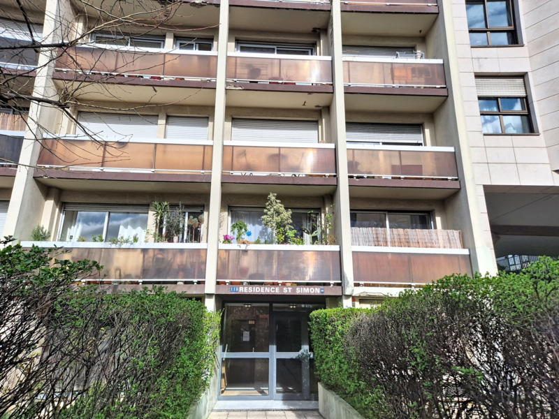 Studio avec balcon à louer meublé - Rue d'Avron - Paris 20