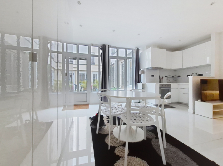 Appartement 1/2 pièces esprit atelier à vendre - Rue de la Pierre Levée - Paris 11