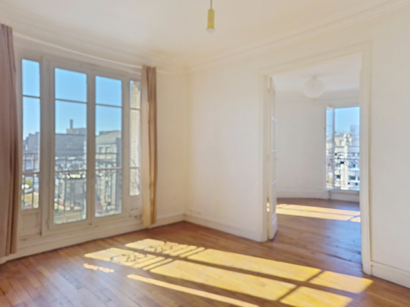 A louer vide 2 pièces - Avenue Daumesnil - Paris 12