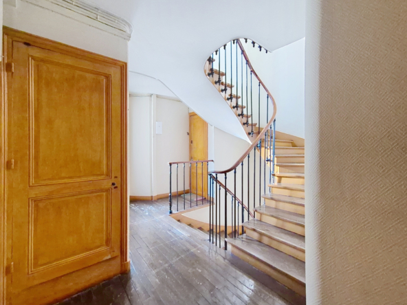 Studio à louer meublé - rue des Epinettes - Paris 17